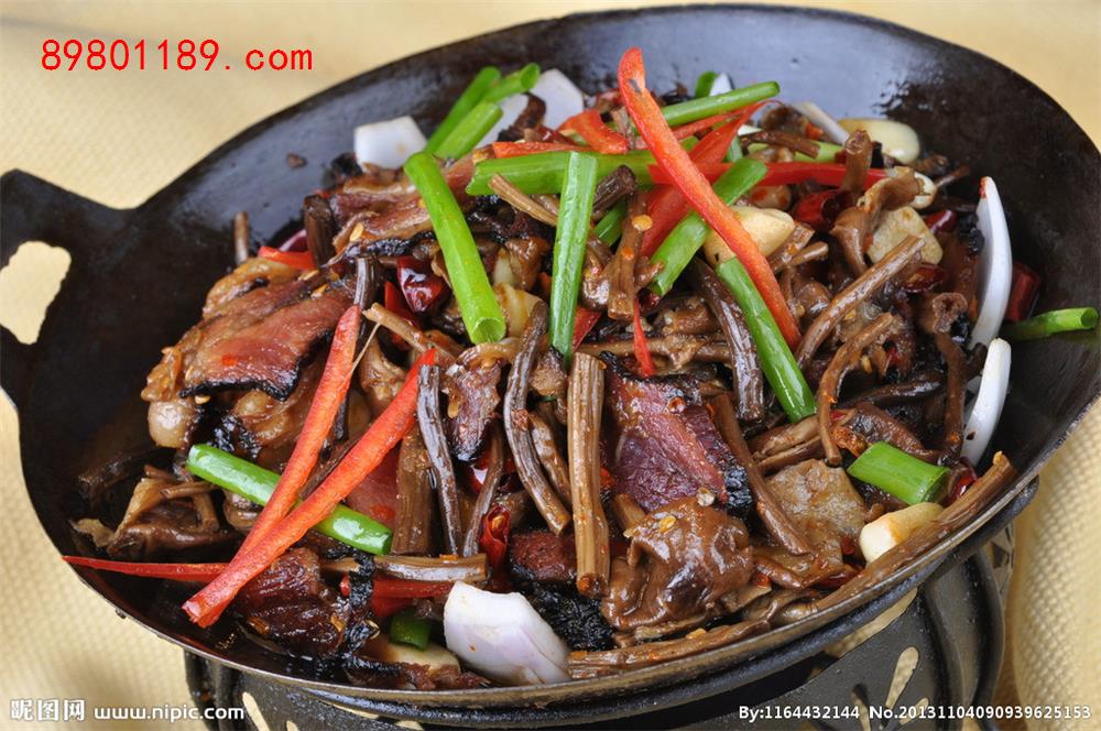 干锅腊肉茶树菇