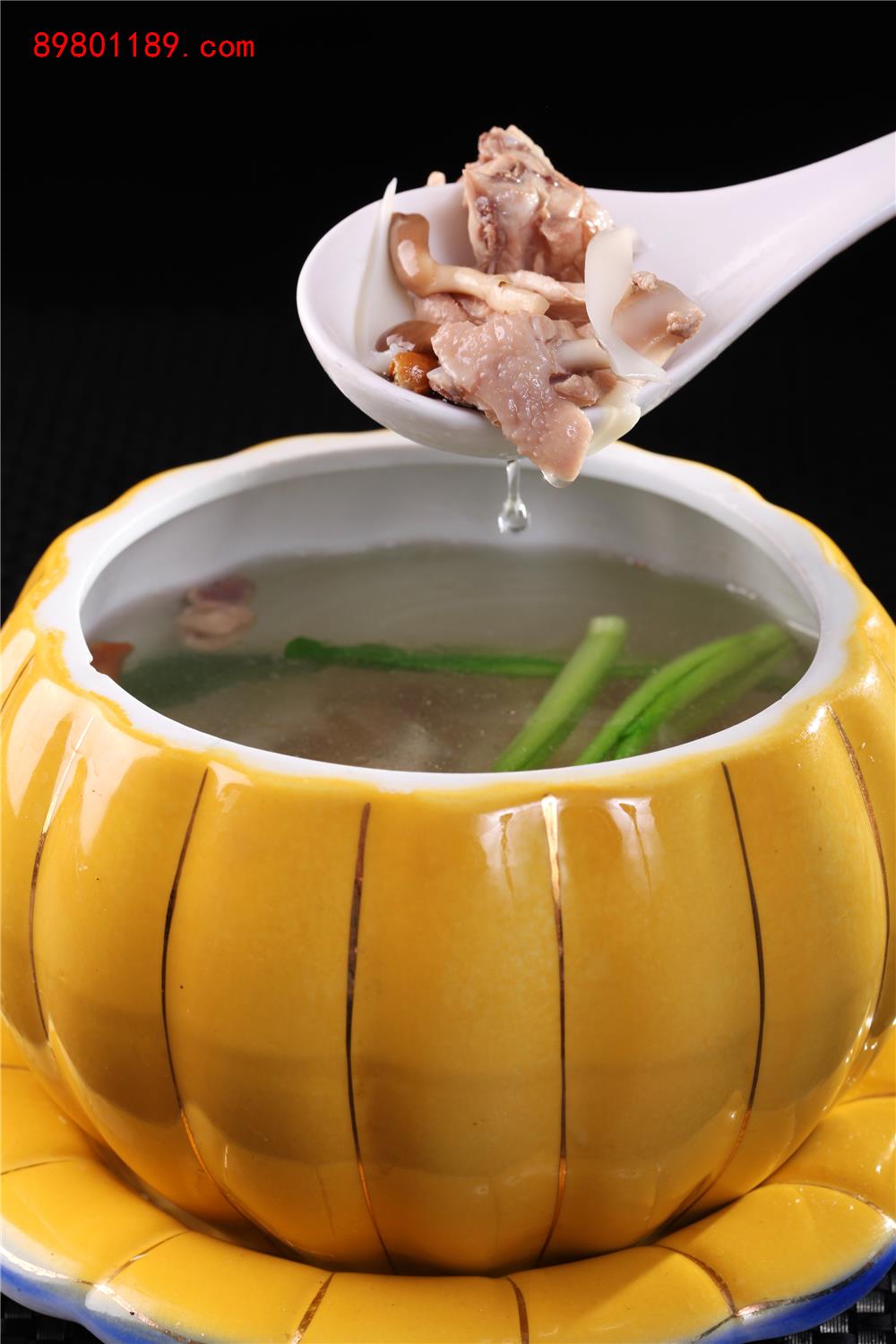 鲜菌炖笋鸡