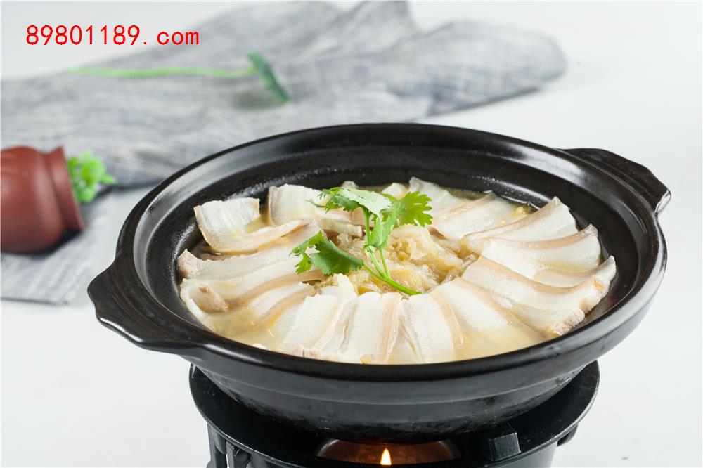 东北酸菜汆白肉-