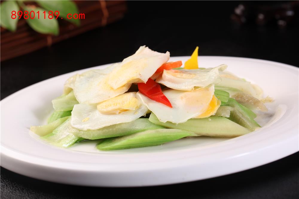 丝瓜烧鸽蛋