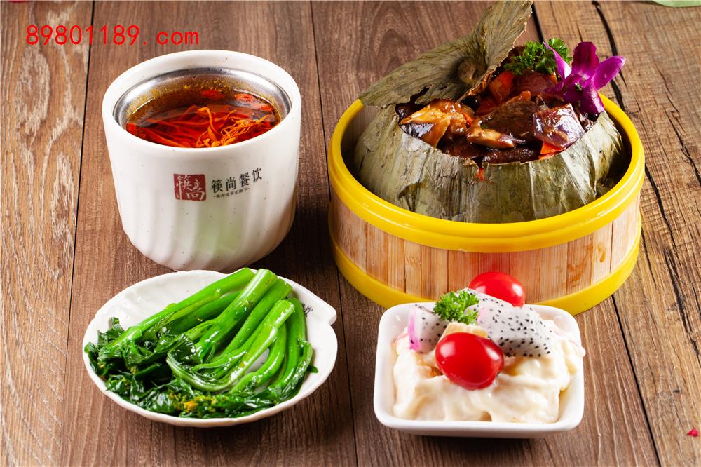 冬菇排骨荷叶饭