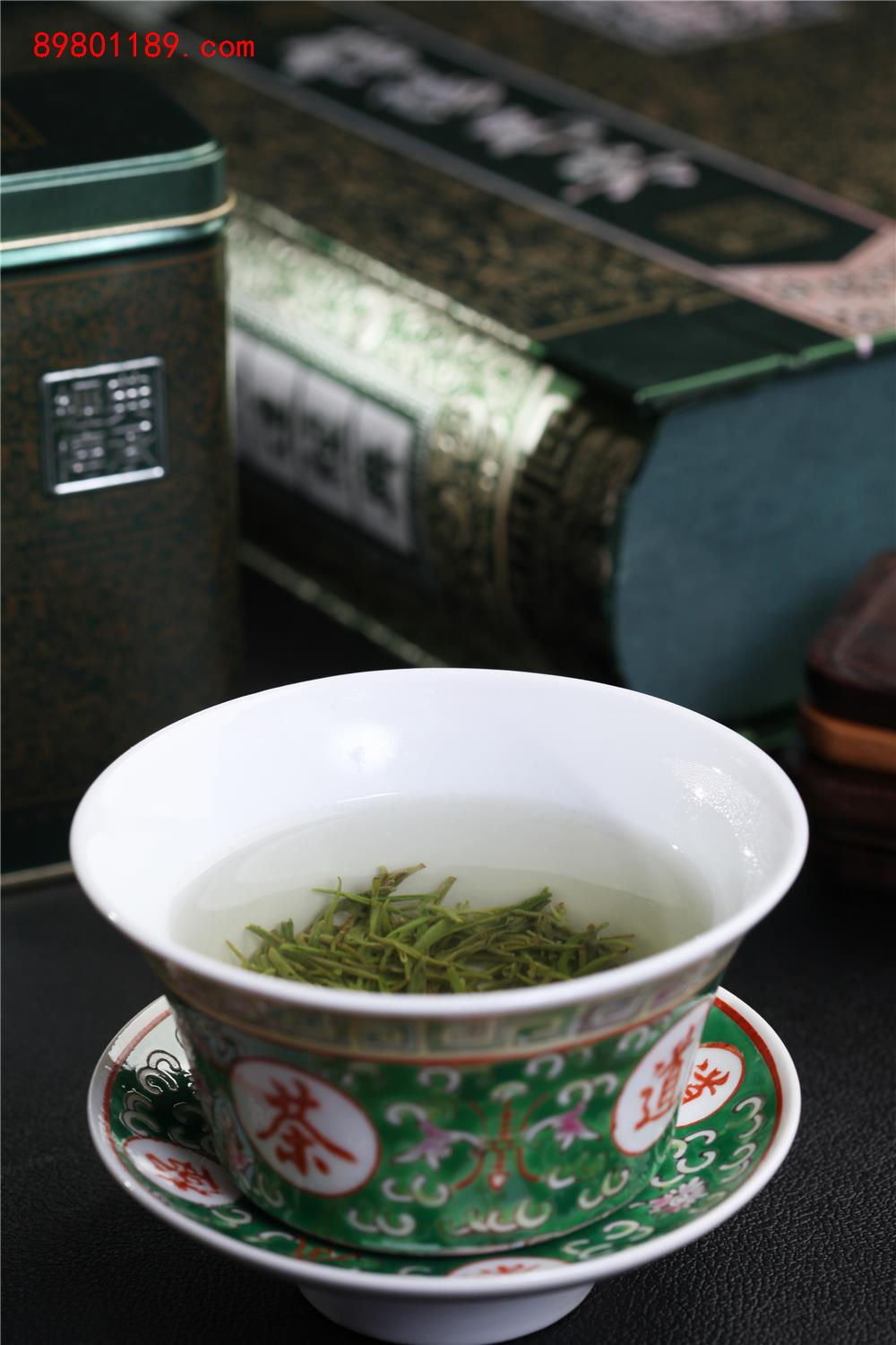 冷迎霜
