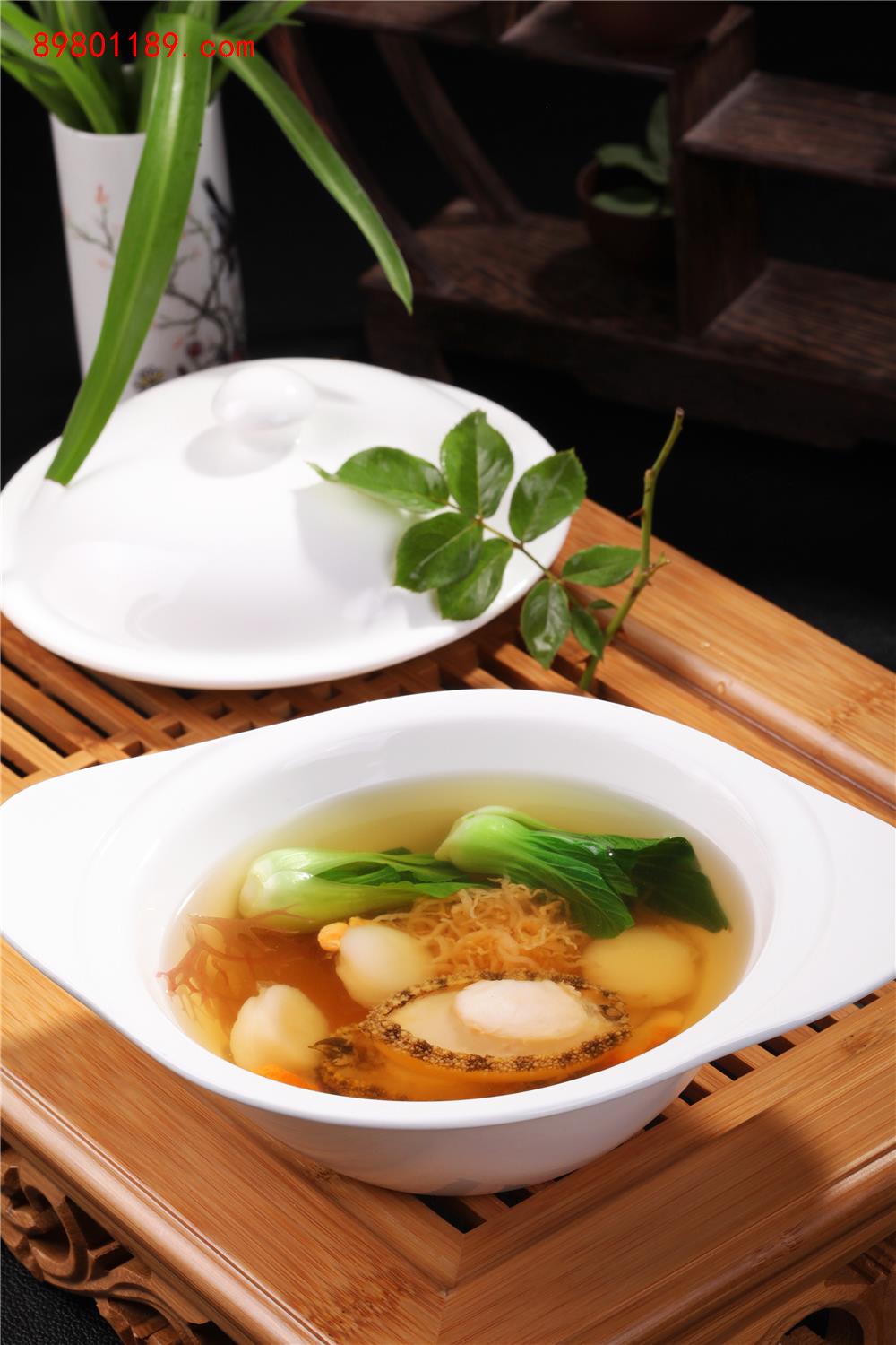 原汁菜胆炖鲜鲍