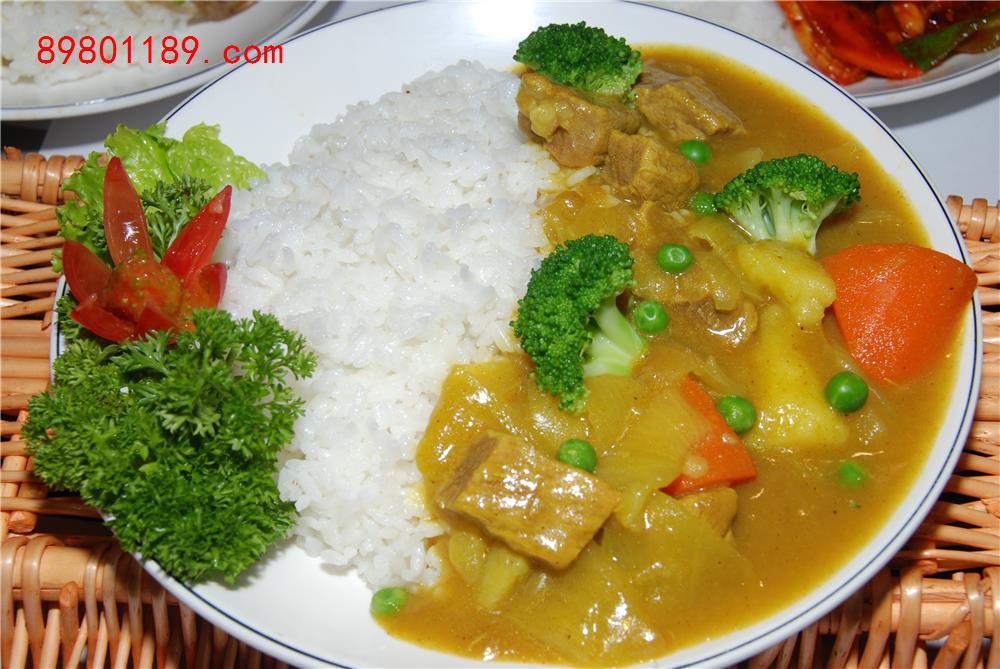 咖喱牛肉盖饭