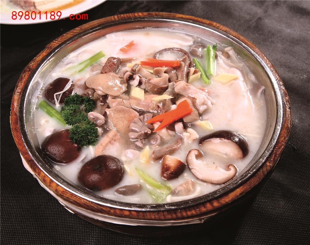 大盆杂菌煮猪杂