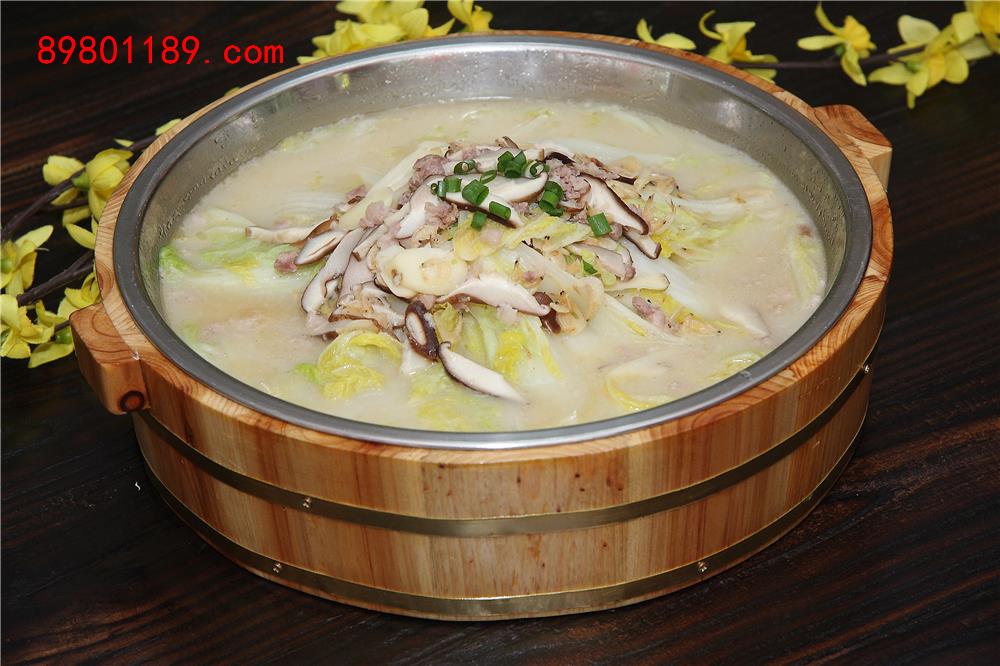 大盘高汤娃娃菜---
