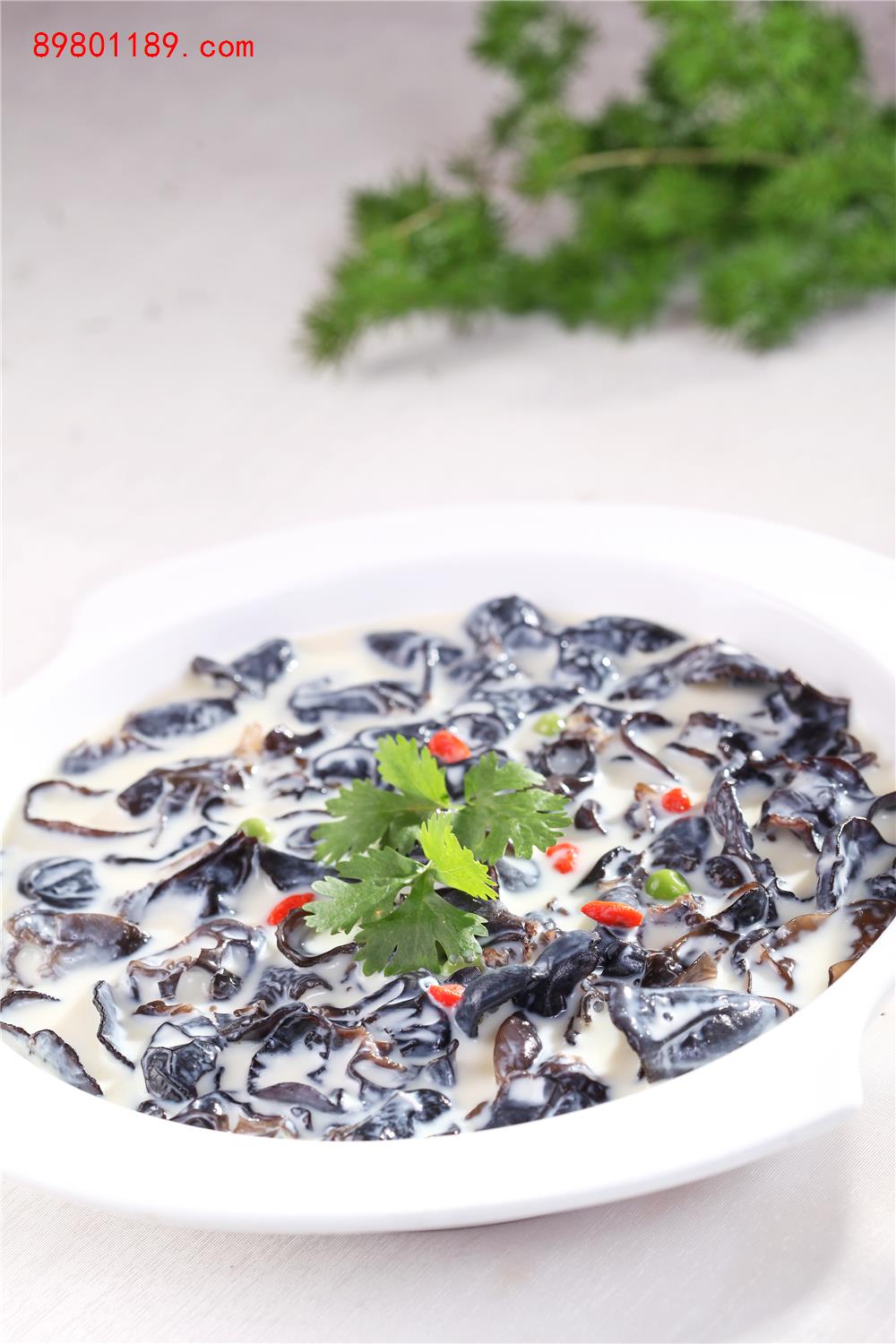 奶汤煮云耳