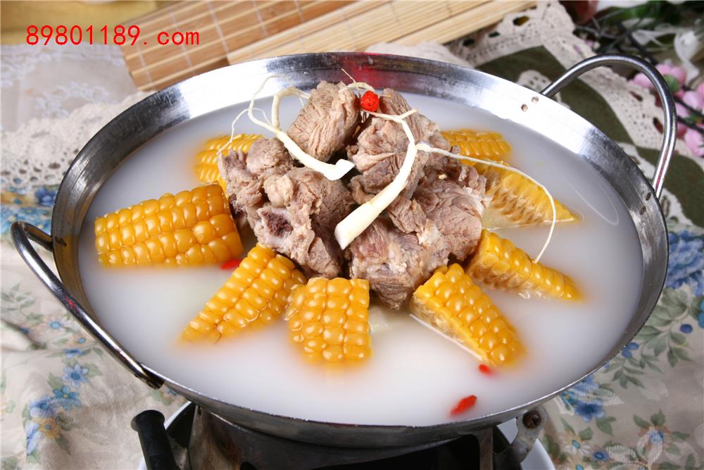 嫩玉米炖排骨