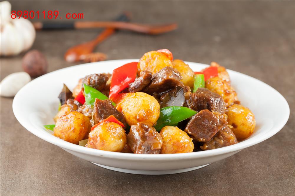 小土豆烧牛肉-