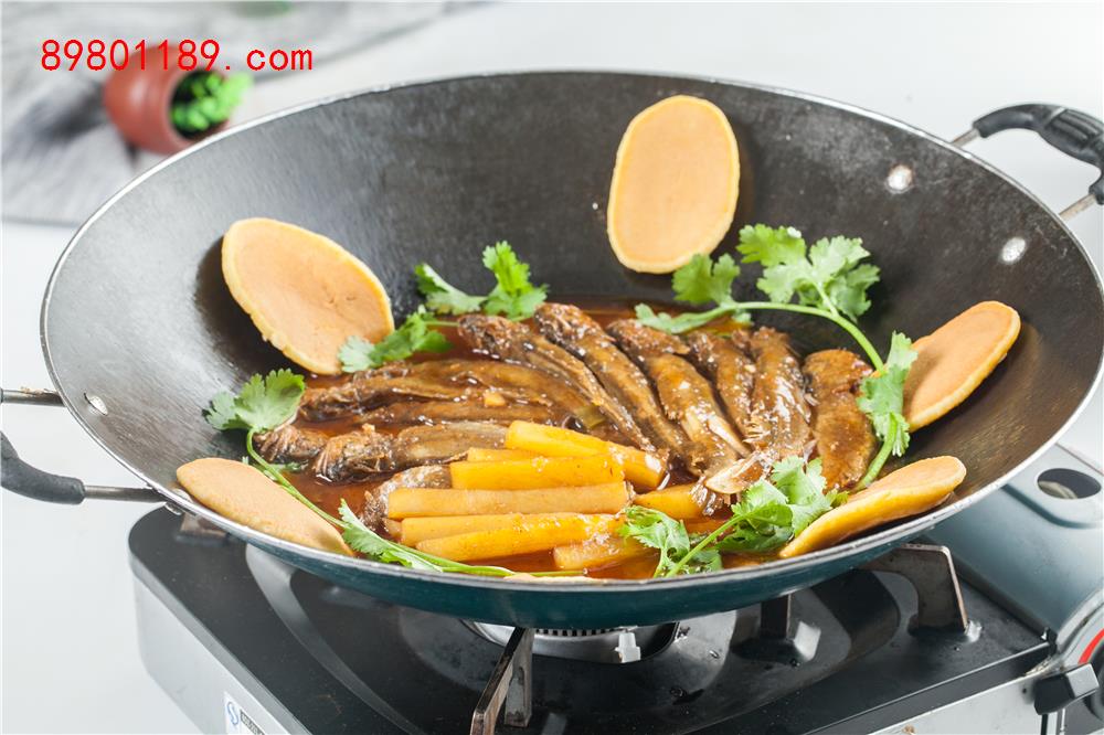 小黄鱼焖土豆条-