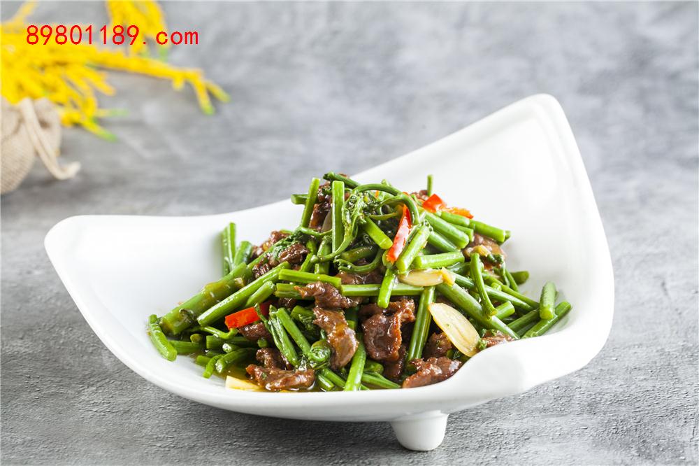 山野菜烧牛肉-