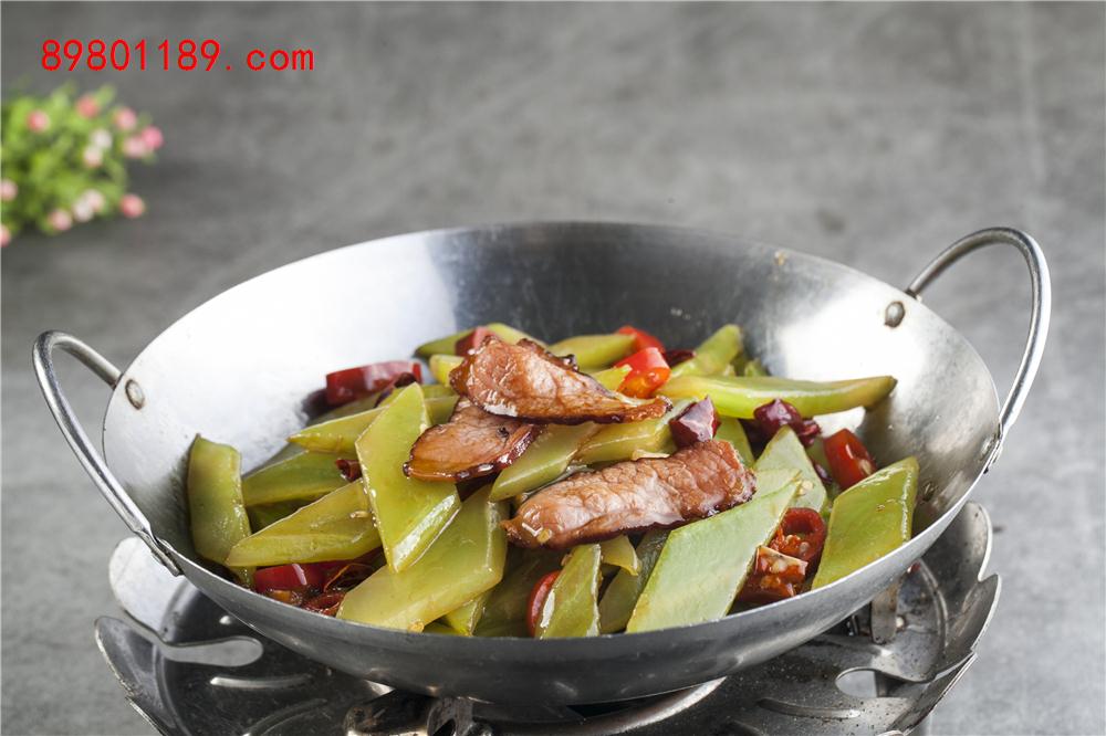 干锅莴笋腊肉-