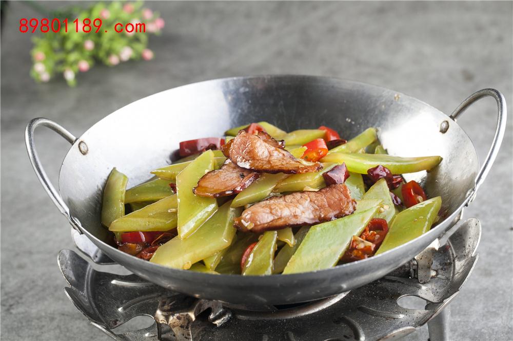 干锅莴笋腊肉-