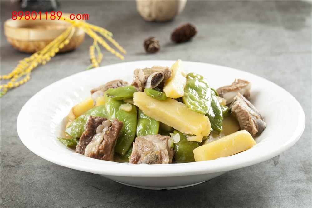 排骨炖油豆角-