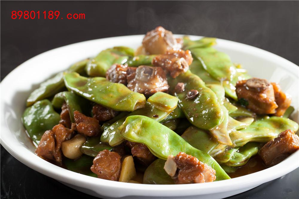 排骨炖油豆角-