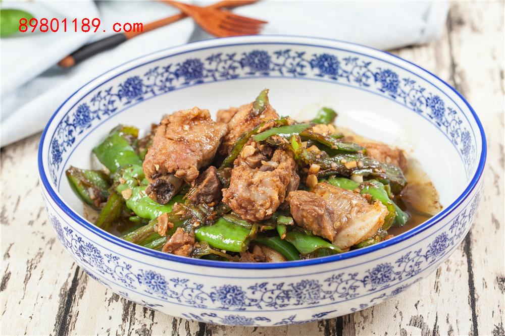 擂辣椒排骨-