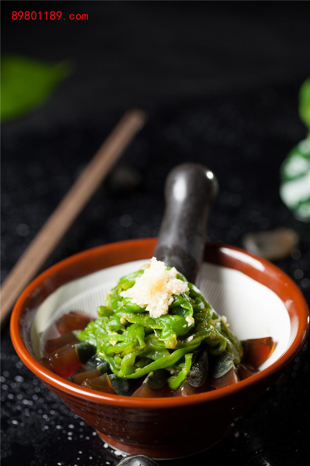 擂辣椒皮蛋