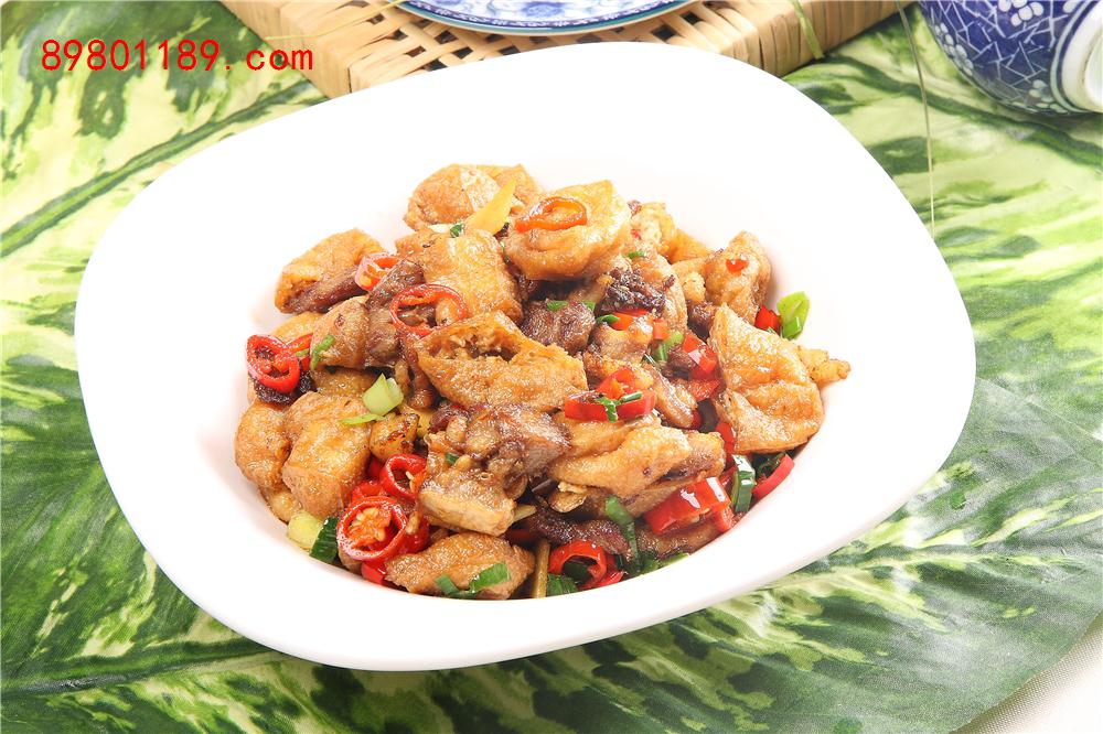 油豆腐焖削骨肉