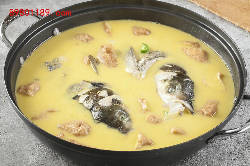 油豆腐煮鱼头-