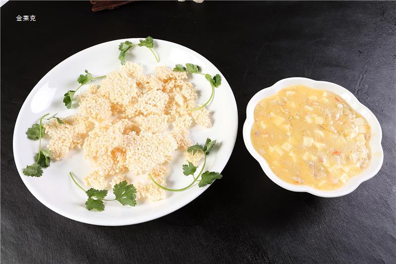 海鲜豆腐锅粑