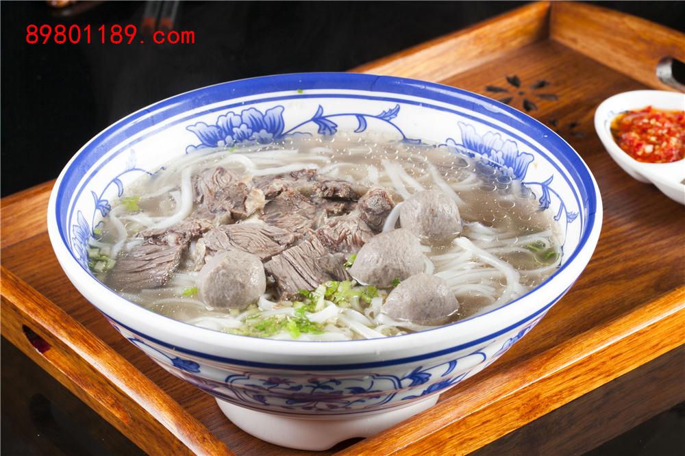 牛排腩+牛丸粿条汤--