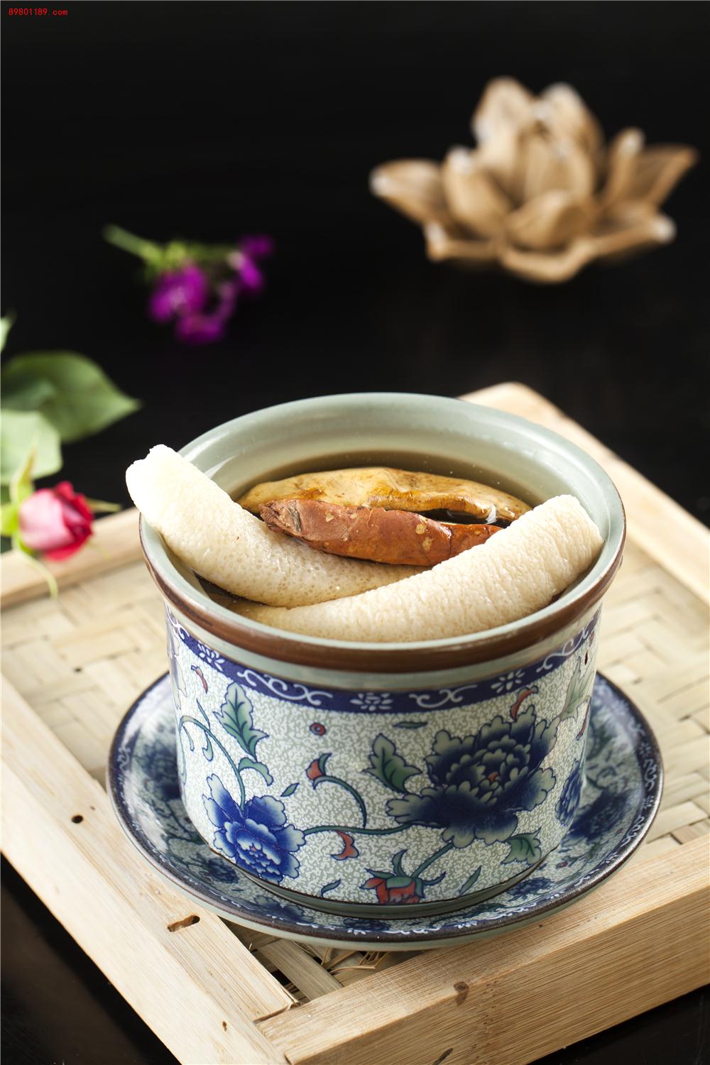牛肝菌炖主食-