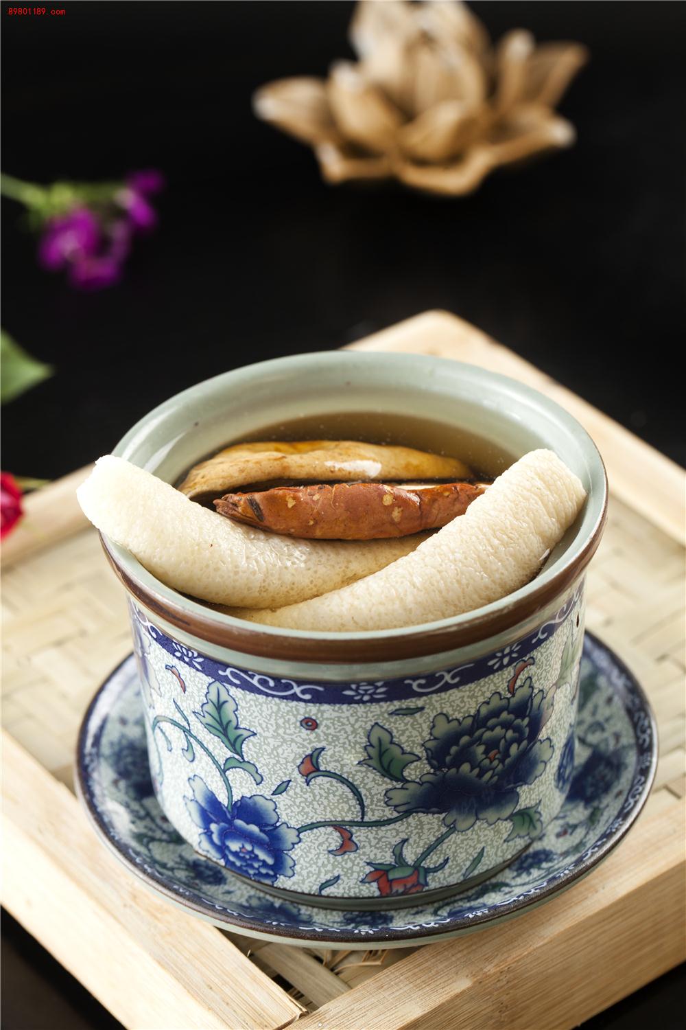 牛肝菌炖主食-