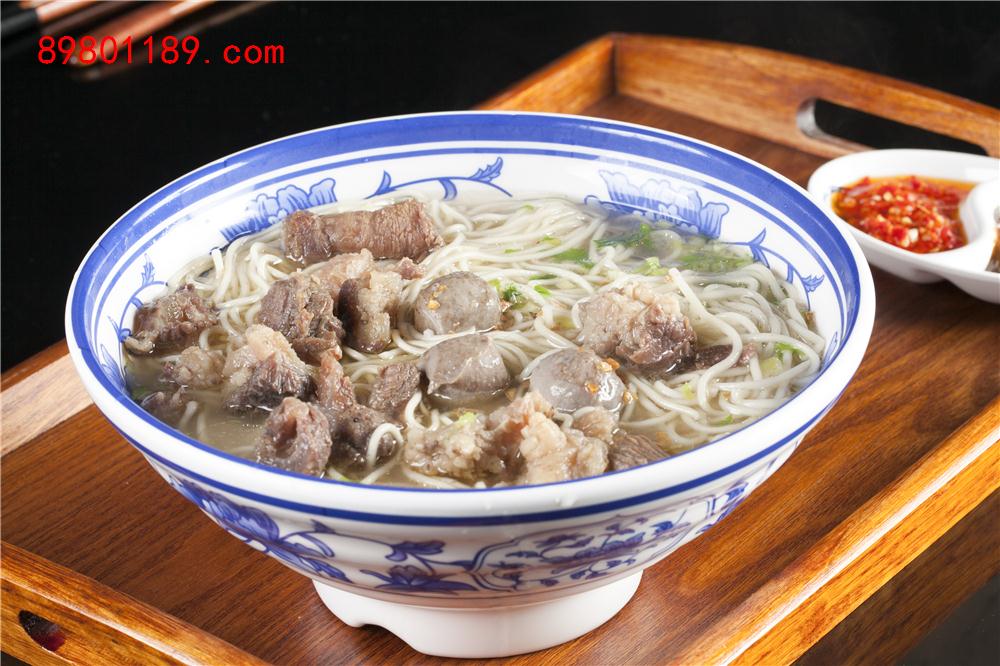 牛腩汤面--