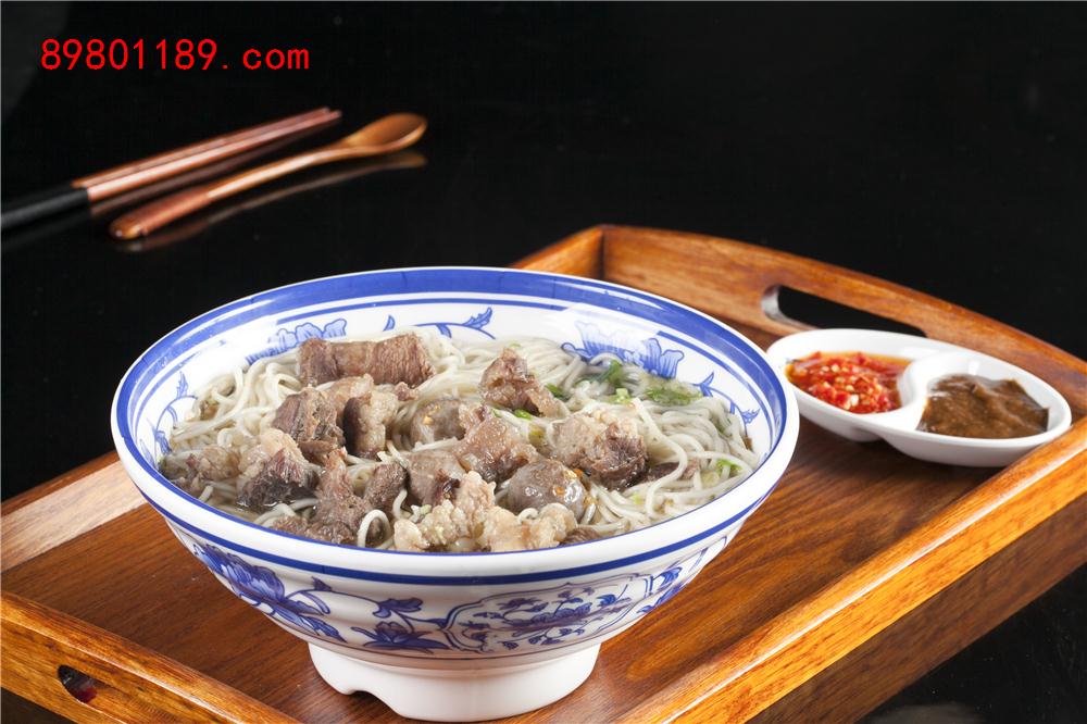 牛腩汤面--