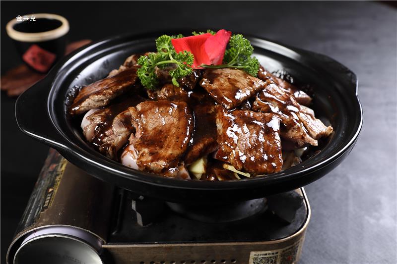 砂锅牛仔骨