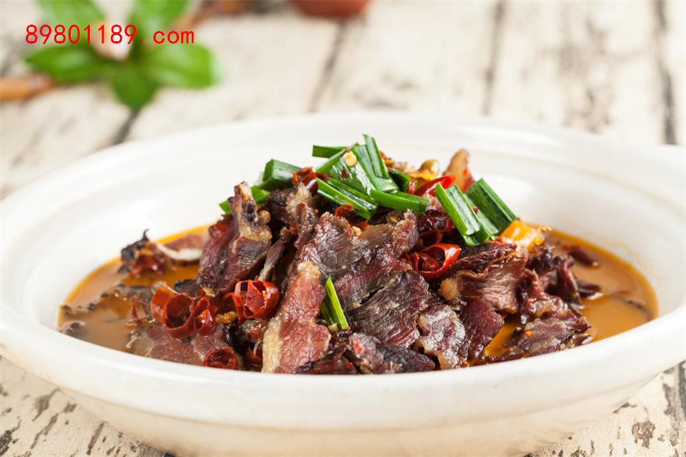 砂锅腊牛肉-