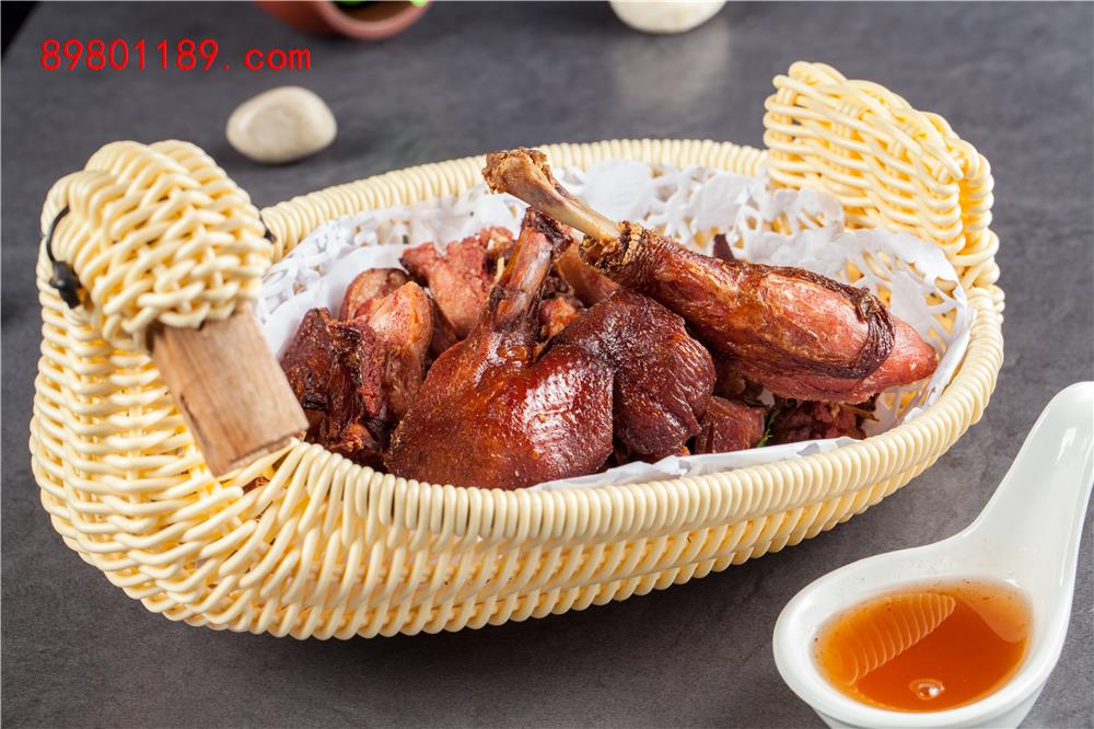 脆皮樟茶鸭