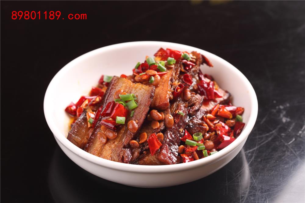 腊八豆蒸湘西腊肉