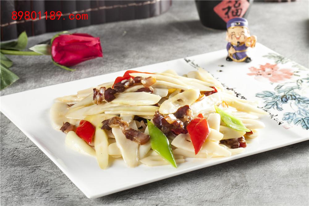 腊肉炒笋尖-