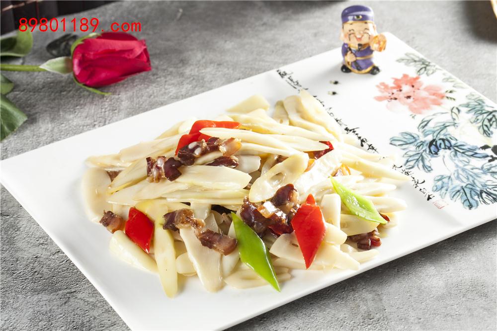 腊肉炒笋尖-