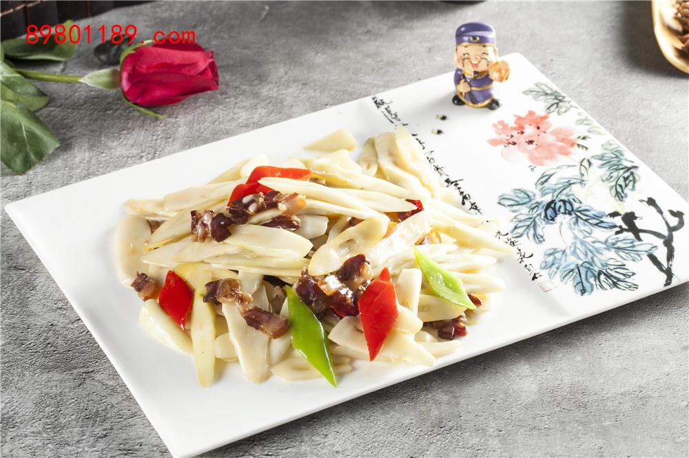 腊肉炒笋尖-
