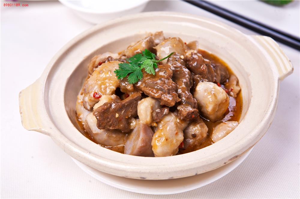 芋头烧牛腩