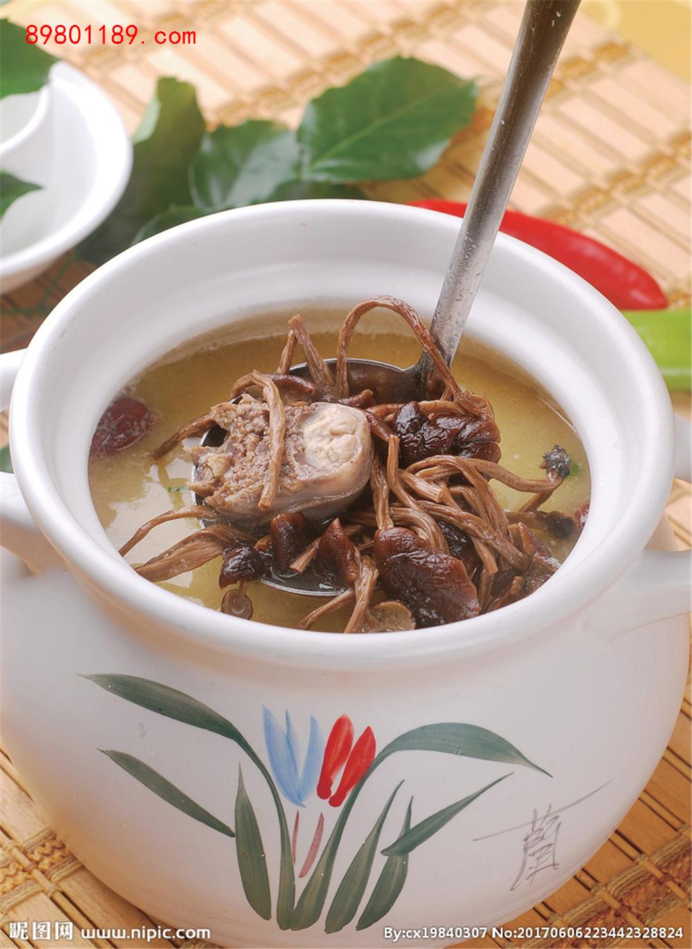 茶树菇炖老鸭汤