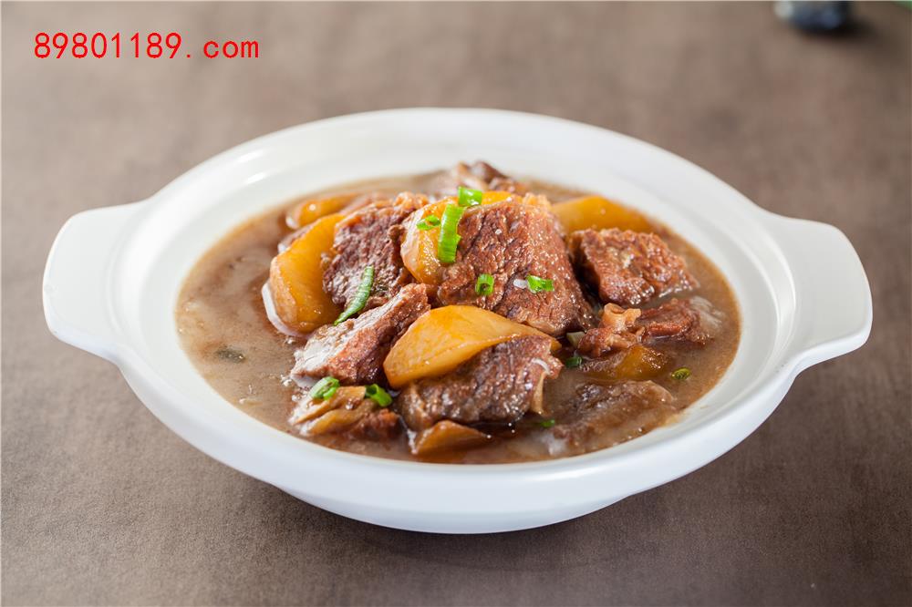 萝卜牛腩煲