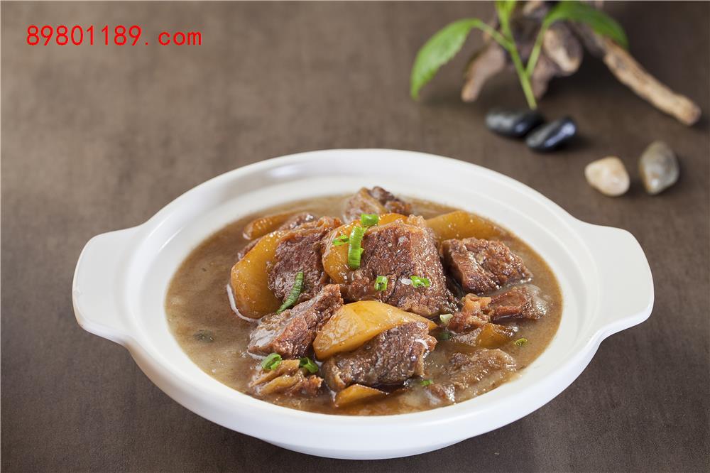 萝卜牛腩煲