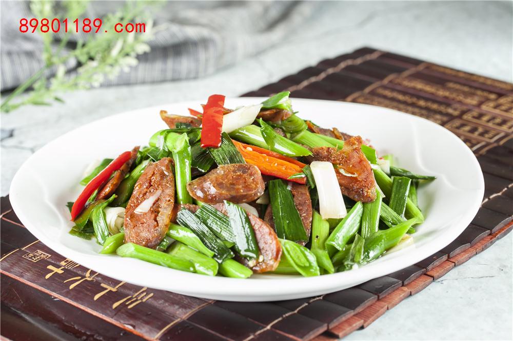 蒜苗炒腊肉-