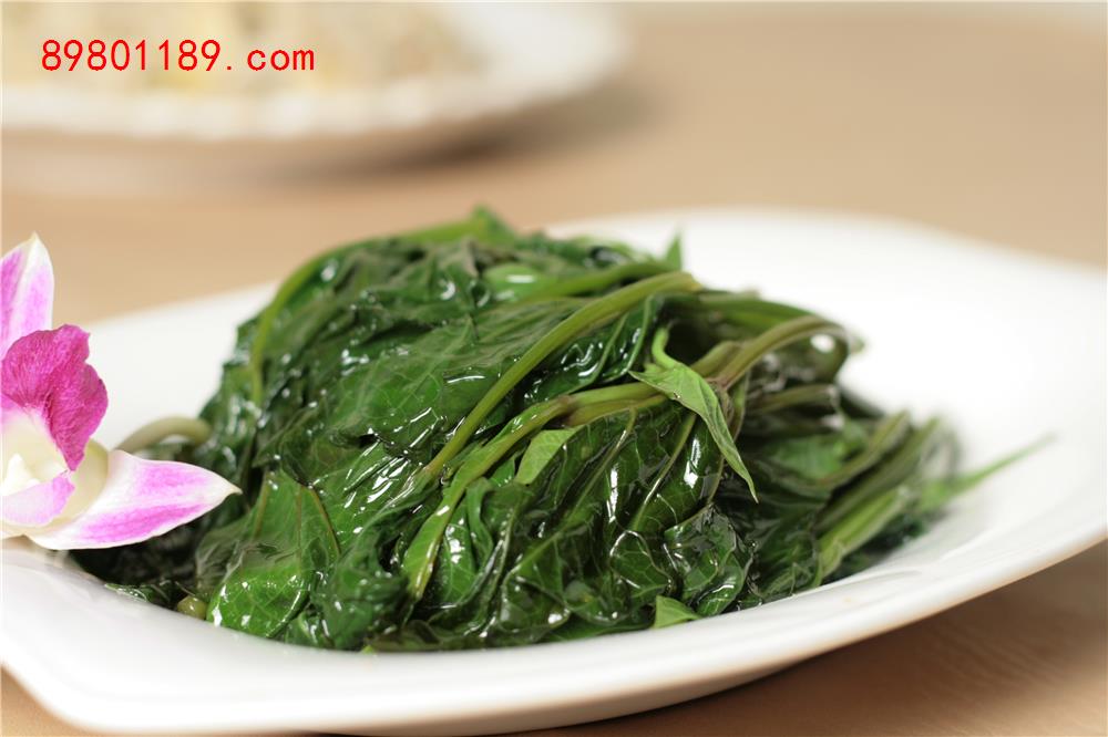 蒜茸地瓜叶