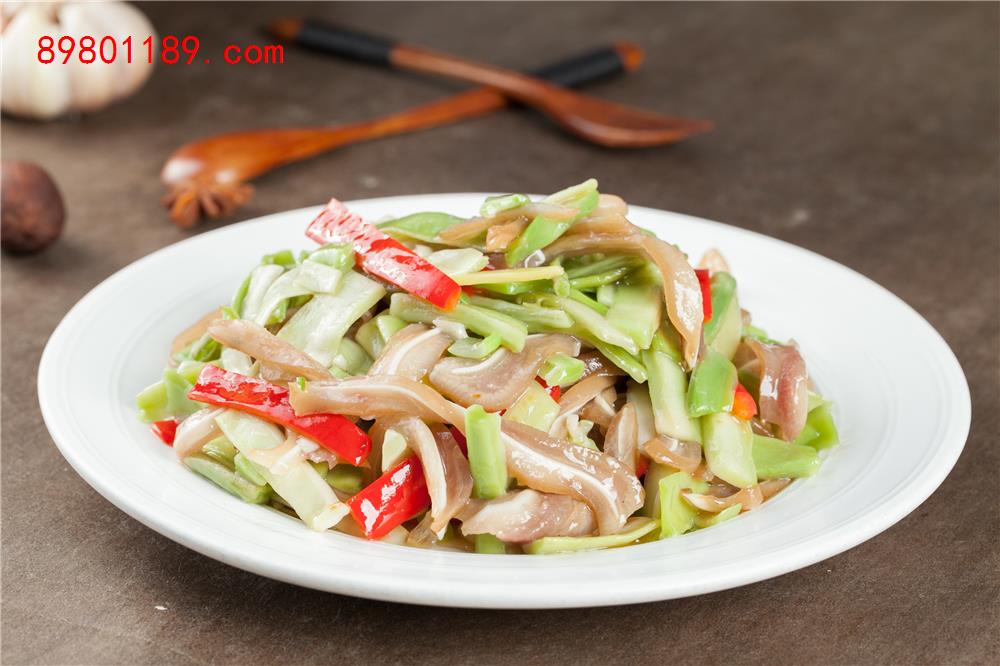 贡菜炒耳丝-
