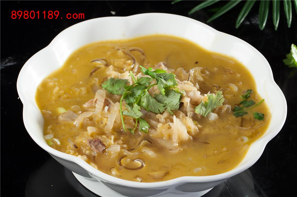 酸菜猪肉炖粉面条