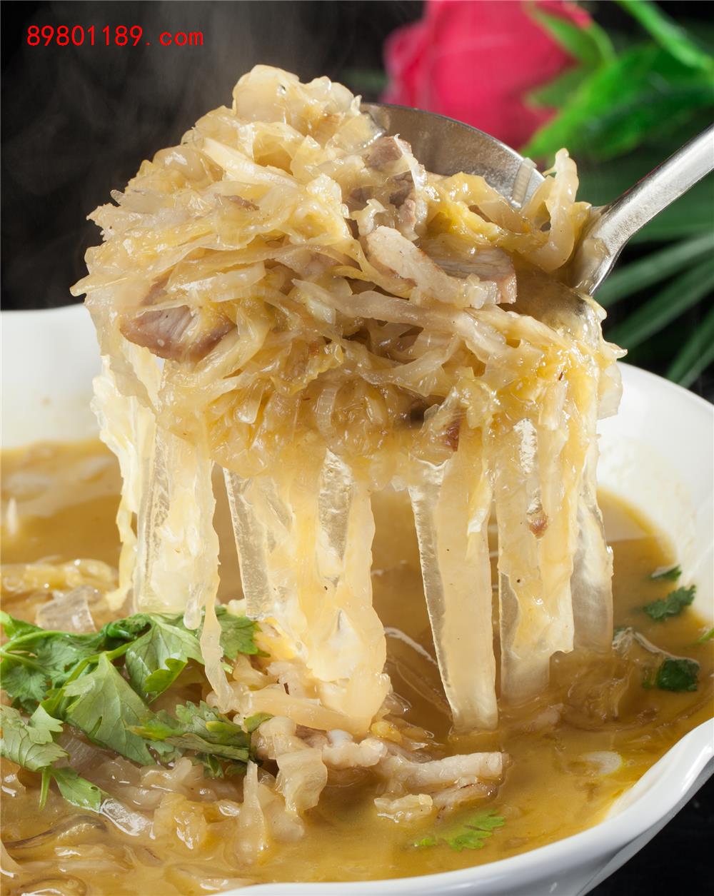 酸菜猪肉炖粉面条