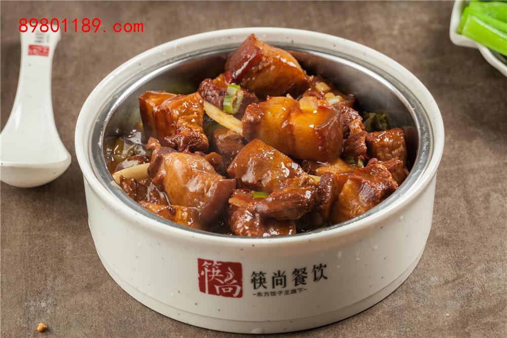 酸菜红烧肉饭-