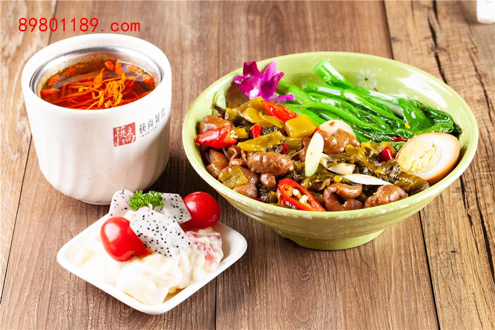 酸菜肥肠大碗饭