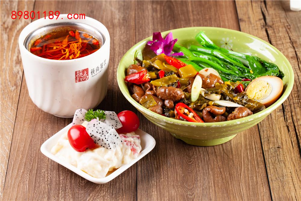 酸菜肥肠大碗饭