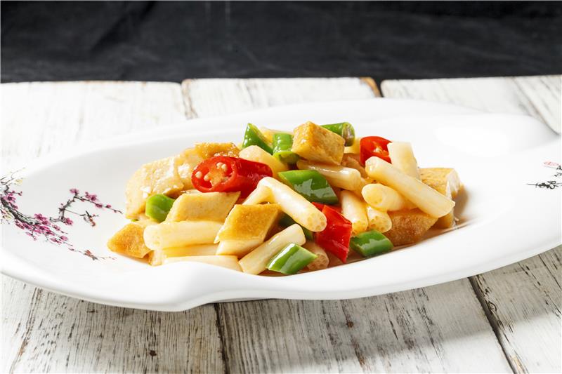 酸藕尖炒鱼饼