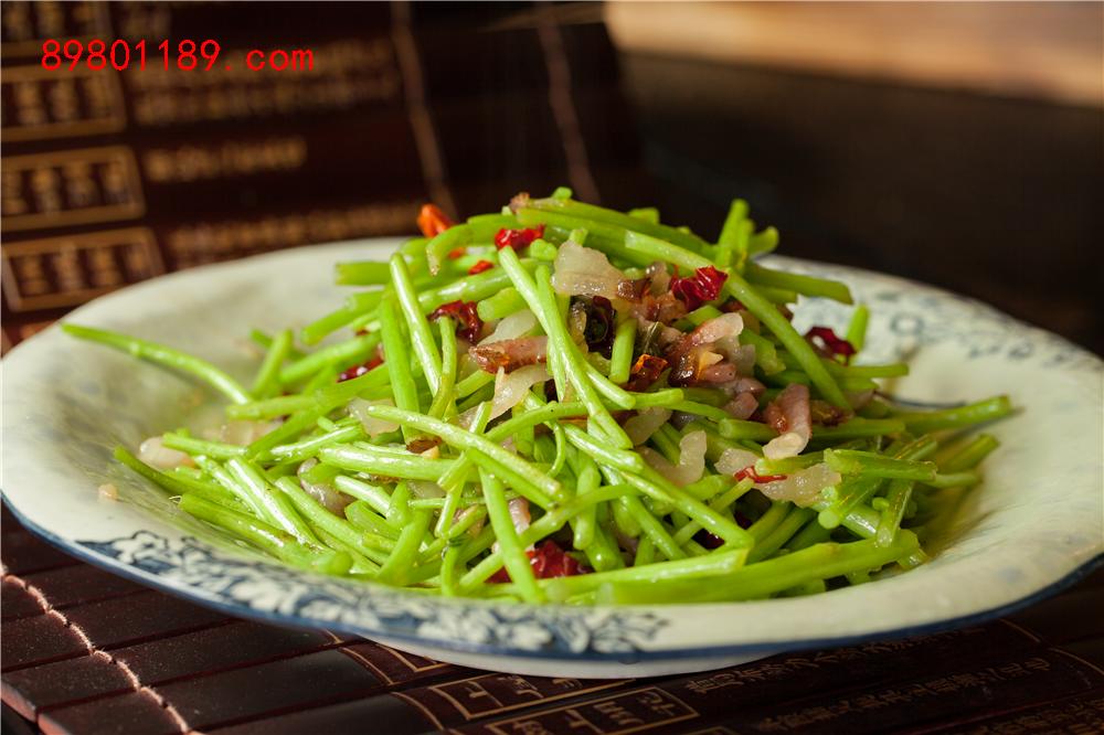 青蒿炒腊肉